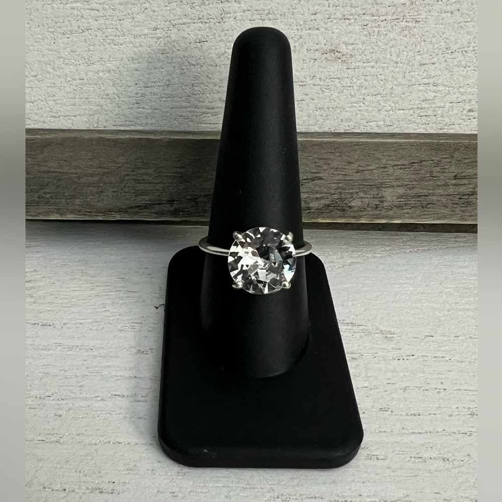 10 ct CZ Solitaire in .925 Sterling Silver sz 5